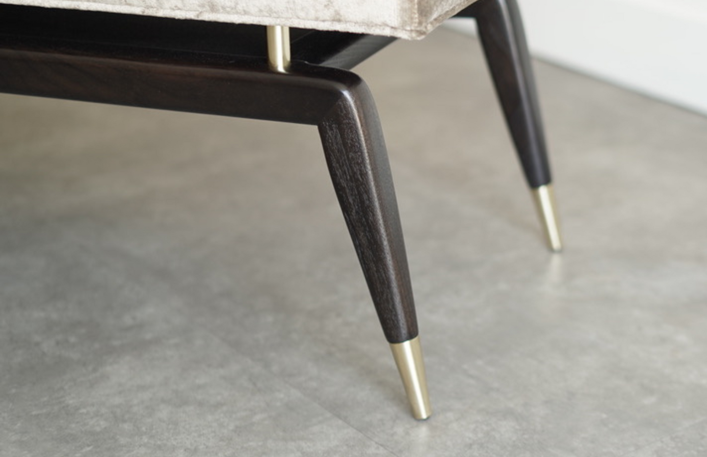 GIO Bench Series 72 in Espresso
