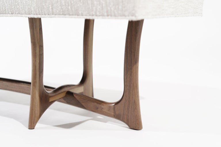 Forma Bench in Natural Walnut