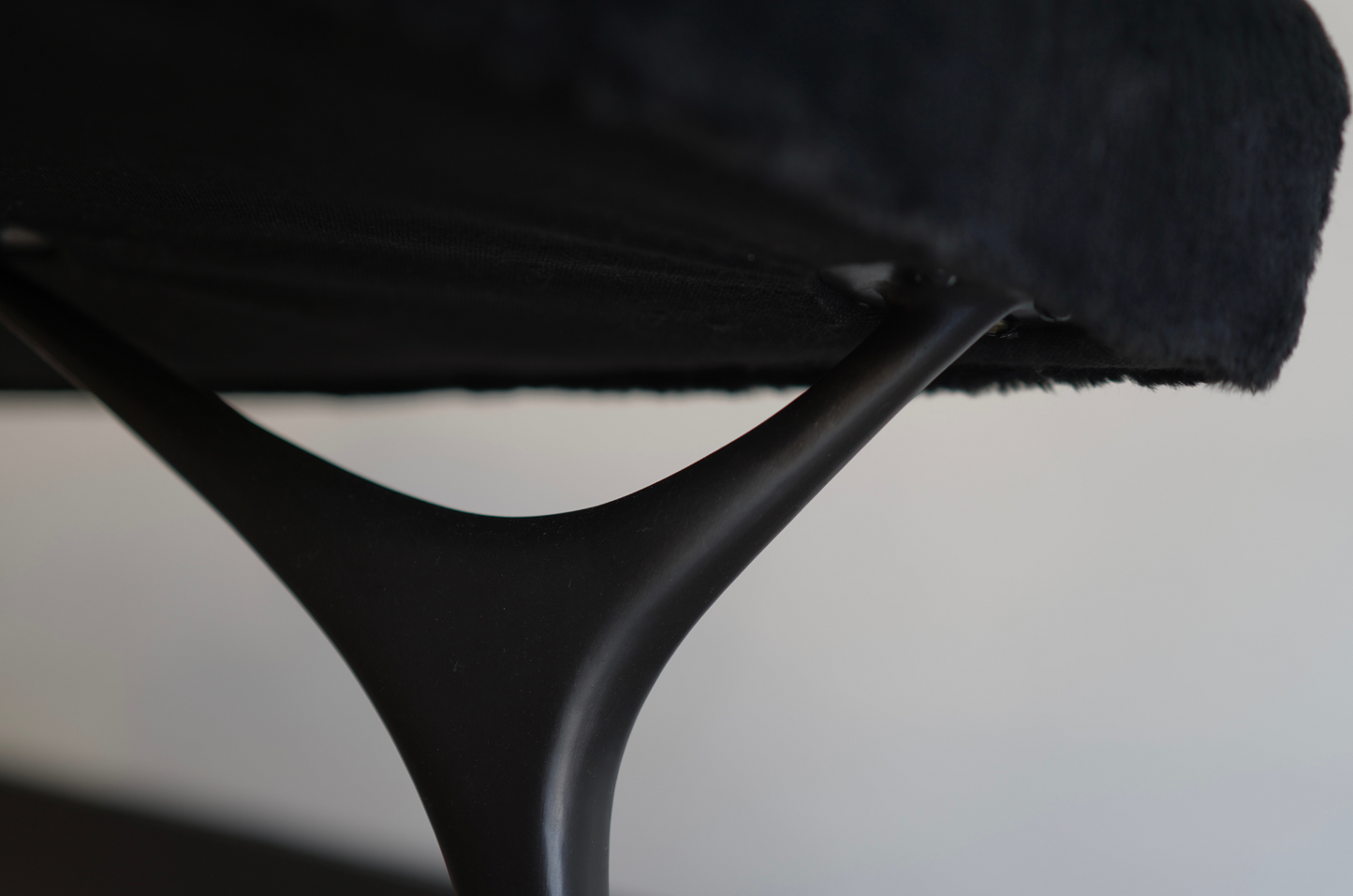 Crescent Daybed in Oil Rubbed Bronze