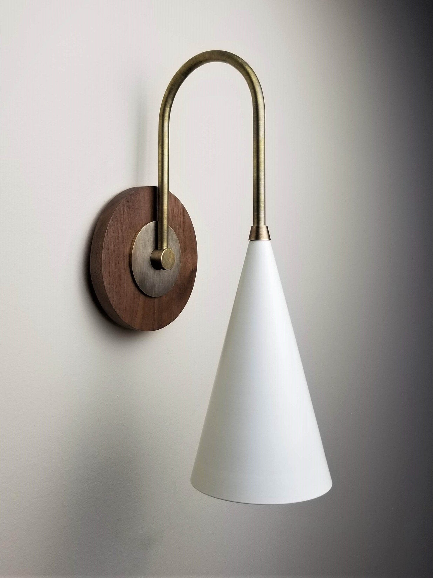 Solana Wall Mount Lamp