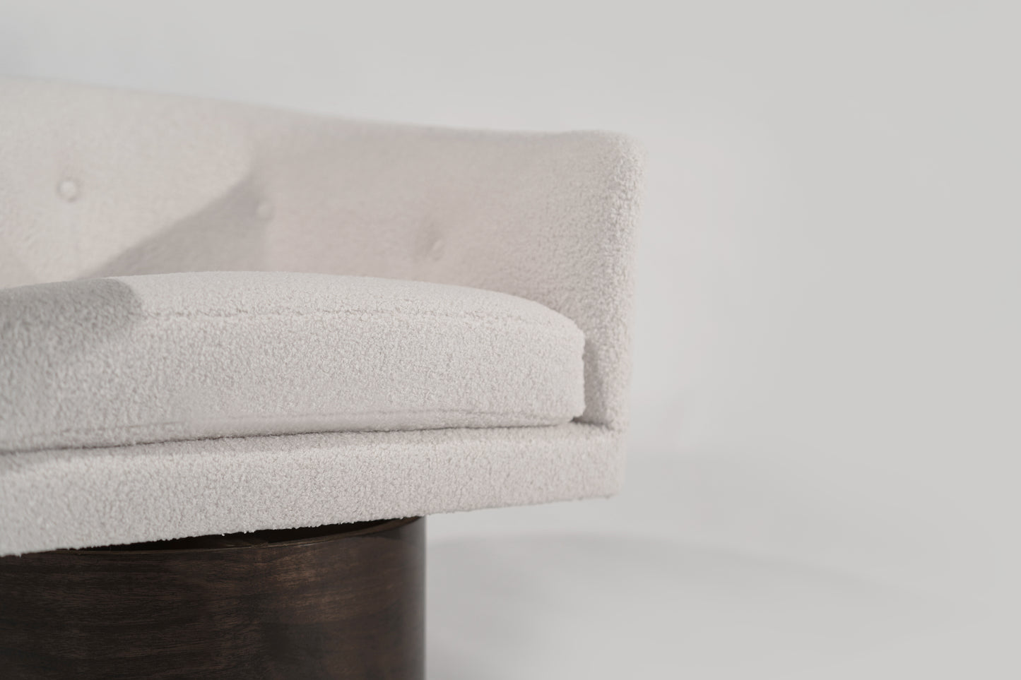 Set of Swivel Chairs on Walnut Supports by Milo Baughman, C. 1970s