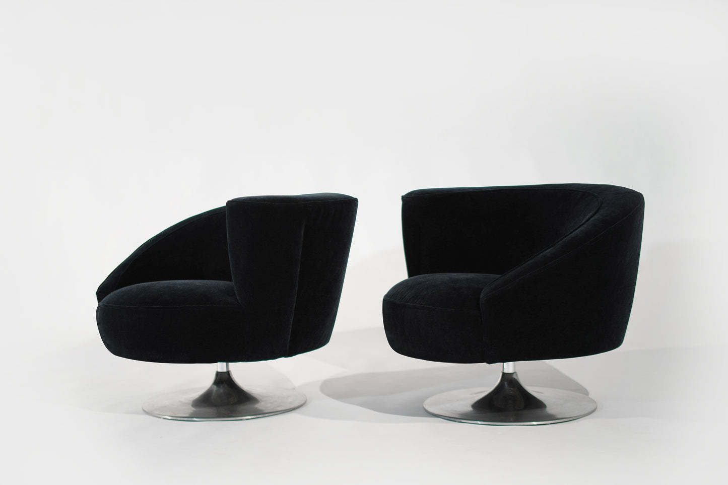 Set of Corkscrew Swivel Lounge Chairs by Vladimir Kagan in Mohair. C. 1970s