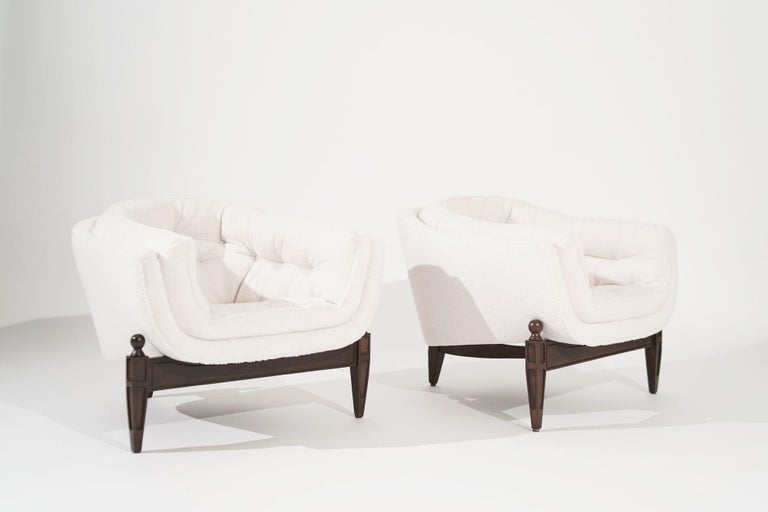 Set of Transitional Tripod Lounge Chairs in Wool, circa 1950s