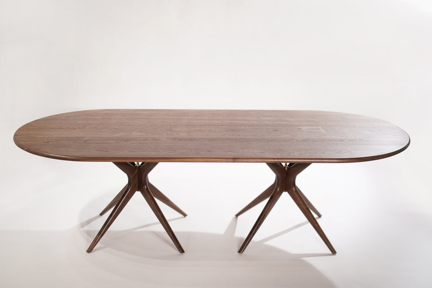 Gazelle Dining Table in Walnut Oval Version