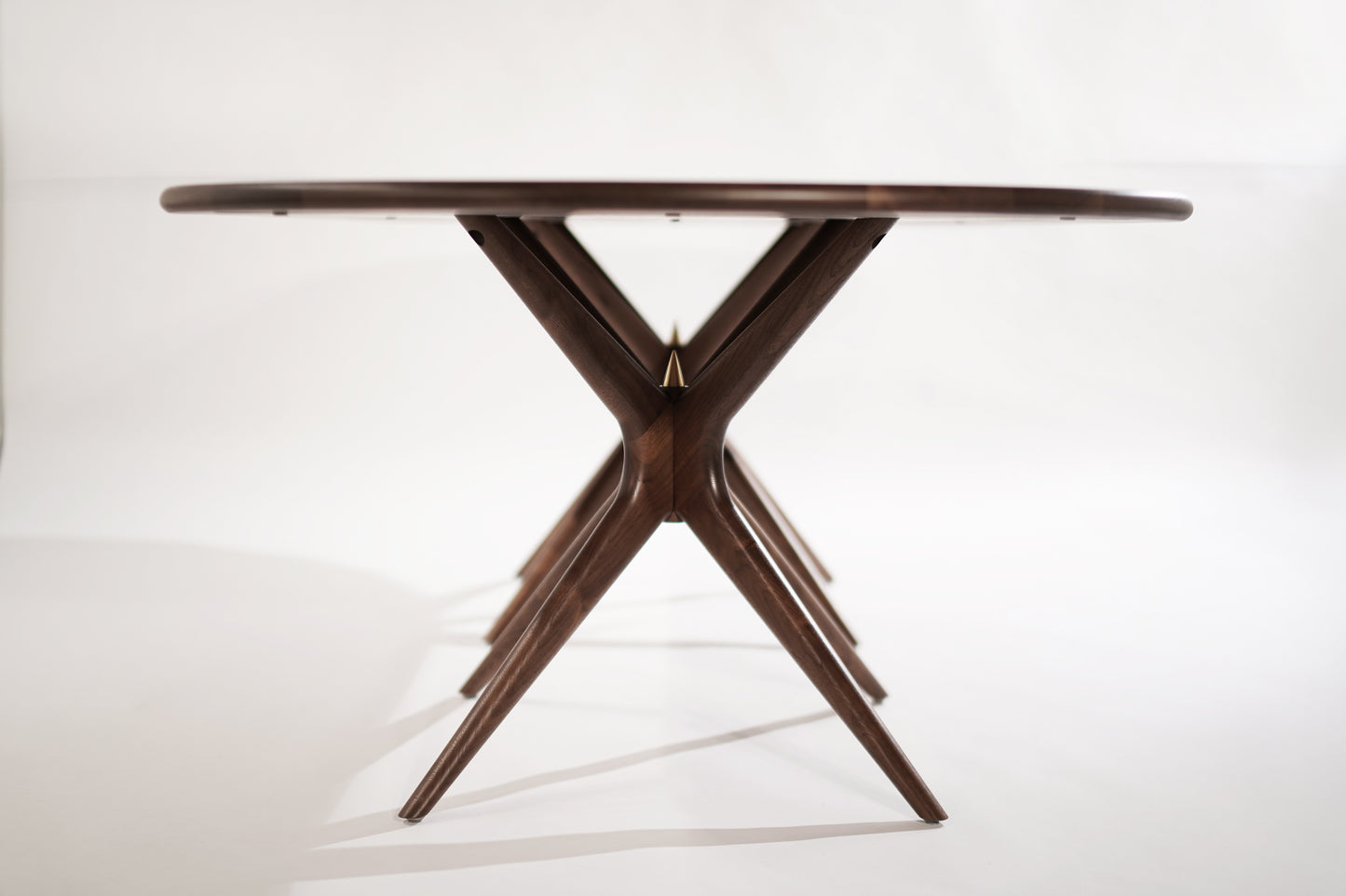Gazelle Dining Table in Walnut Oval Version