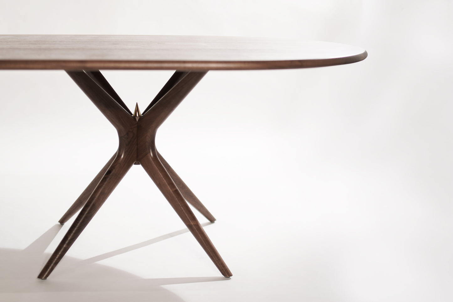 Gazelle Dining Table in Walnut Oval Version