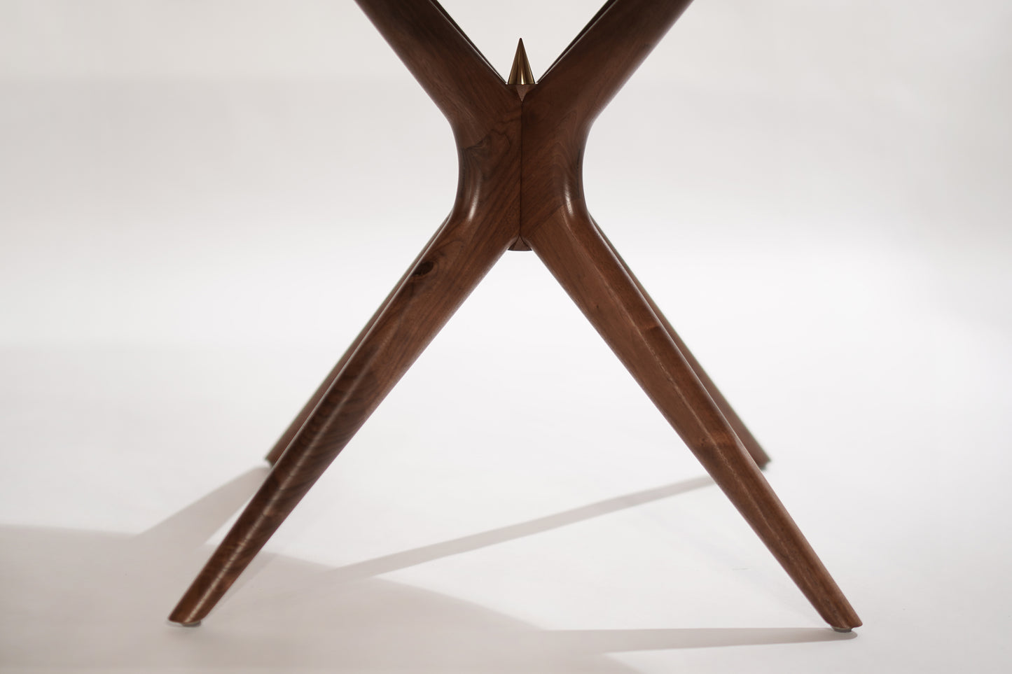 Gazelle Dining Table in Walnut Oval Version