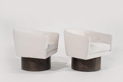 Set of Swivel Chairs on Walnut Supports by Milo Baughman, C. 1970s