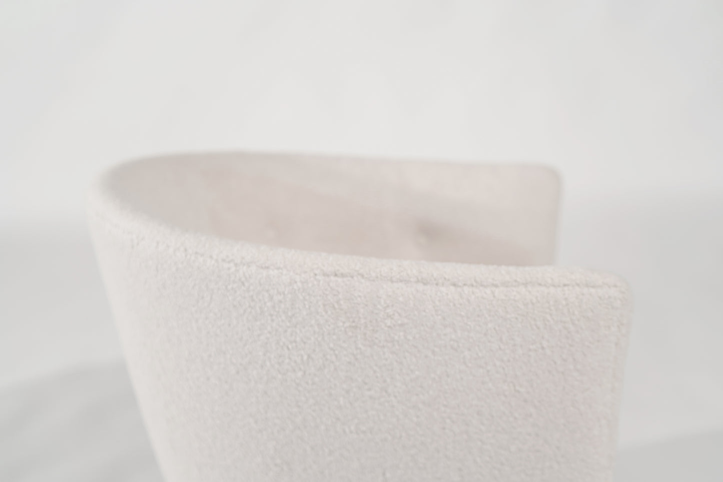 Set of Swivel Chairs on Walnut Supports by Milo Baughman, C. 1970s