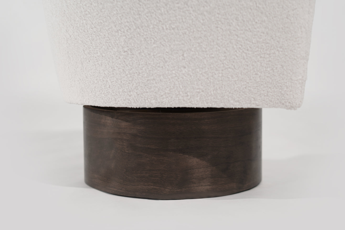 Set of Swivel Chairs on Walnut Supports by Milo Baughman, C. 1970s