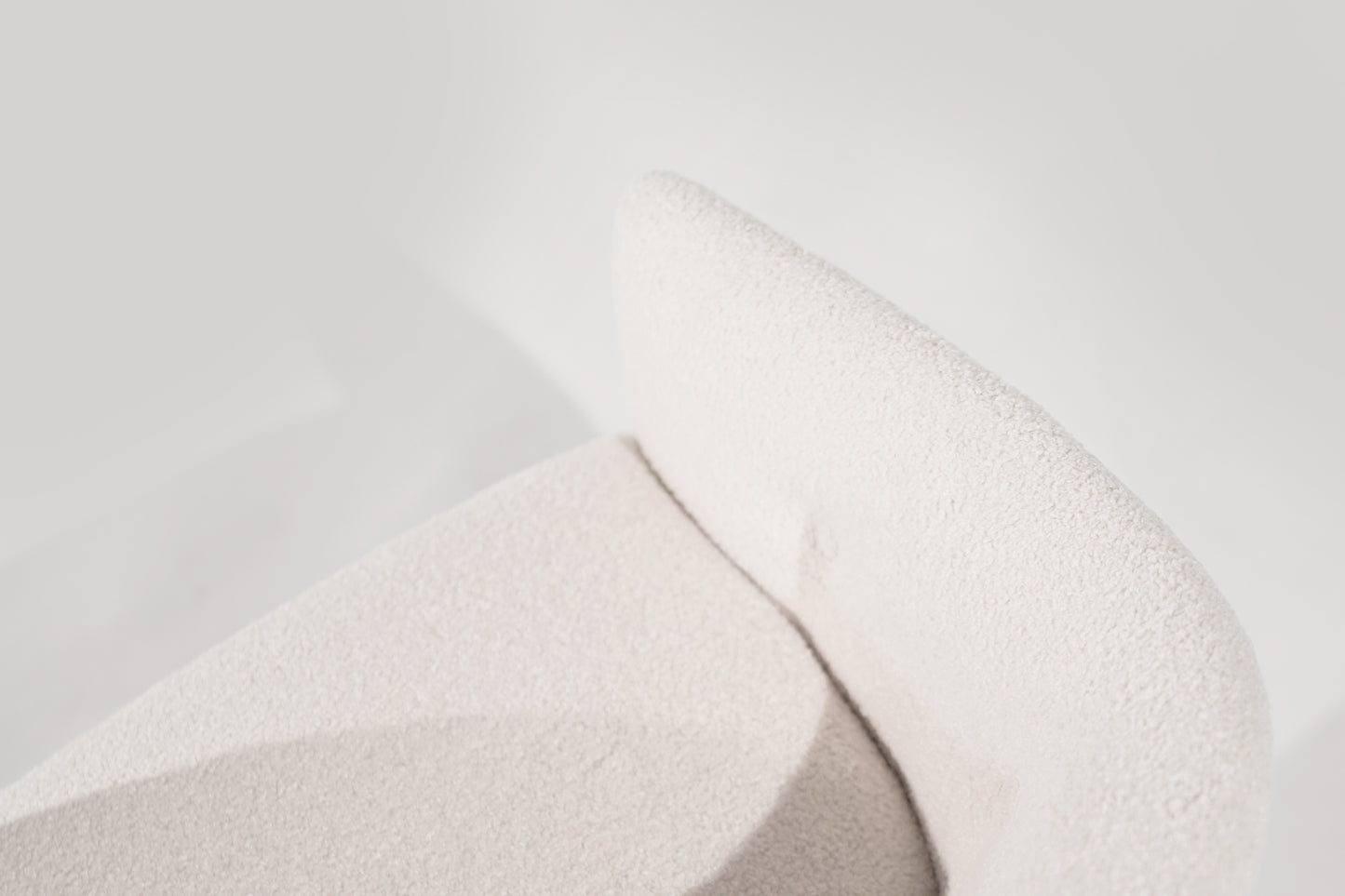 Set of Swivel Chairs on Walnut Supports by Milo Baughman, C. 1970s