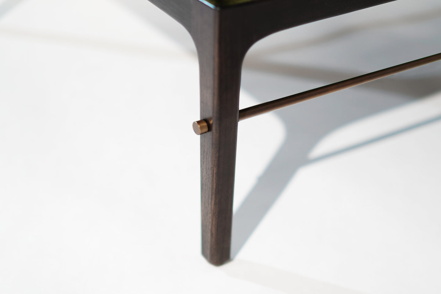 Linear Daybed Series 60 in Espresso and Bronze