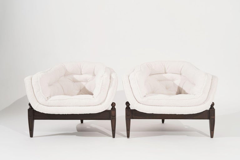 Set of Transitional Tripod Lounge Chairs in Wool, circa 1950s