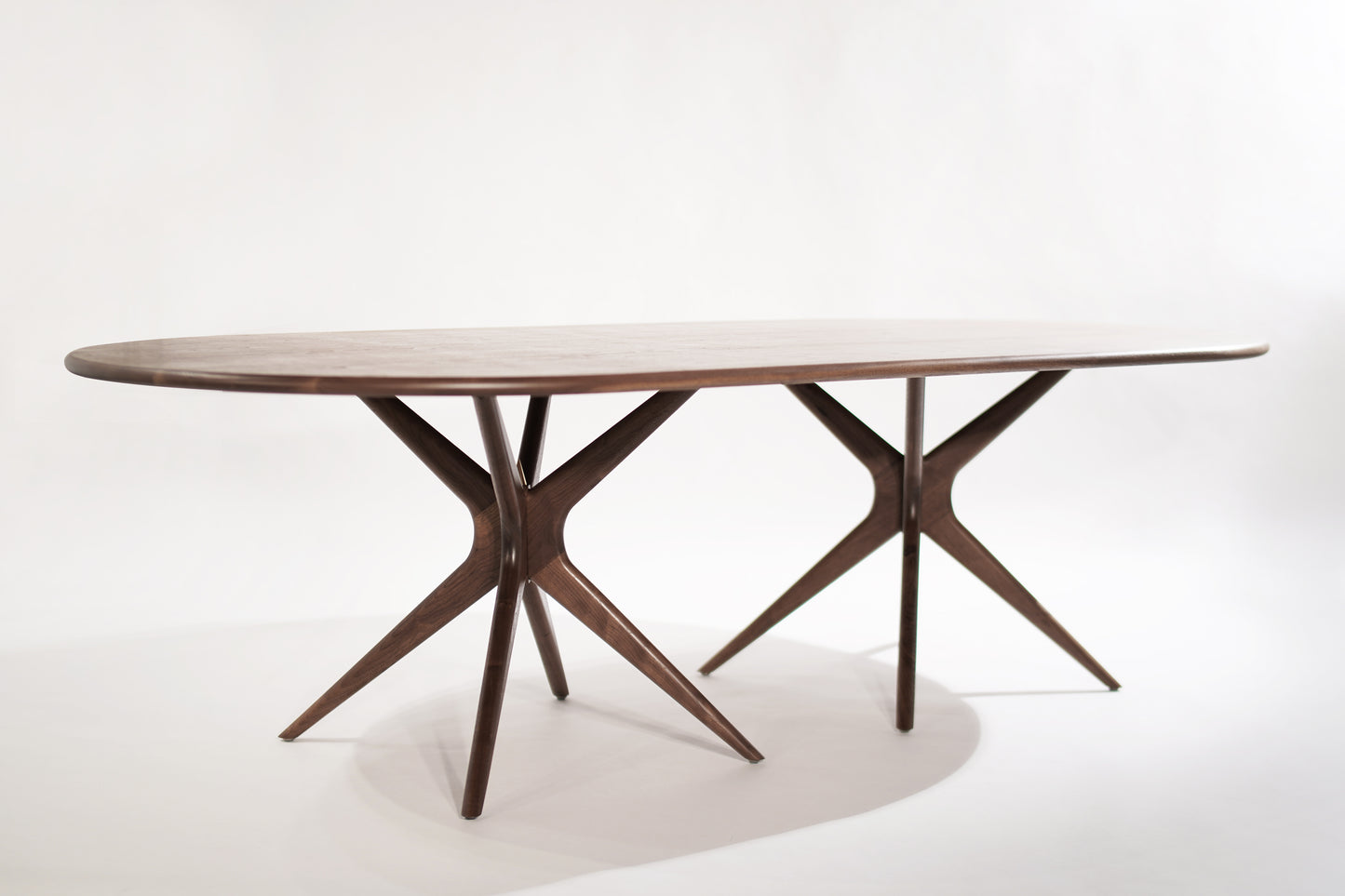 Gazelle Dining Table in Walnut Oval Version